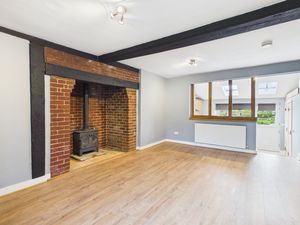 Sitting Room- click for photo gallery